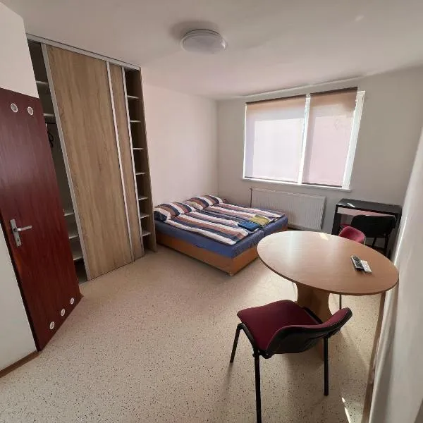 Dvorníky Apartmán, Hotel in Dvorníky
