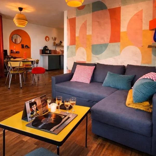 Vinyle club-rétro 70's-6 pers-Terrasse-Wifi-Parking, hotel u gradu 'Bellême'