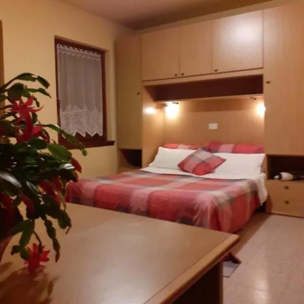Residence Iris BeB, hotel u gradu Valdizoto