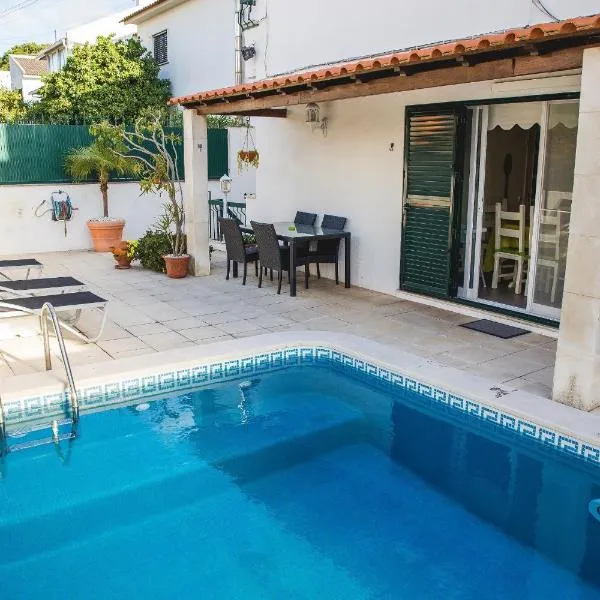 Help Yourself Hostels - Carcavelos Coast, отель в Каркавелуше