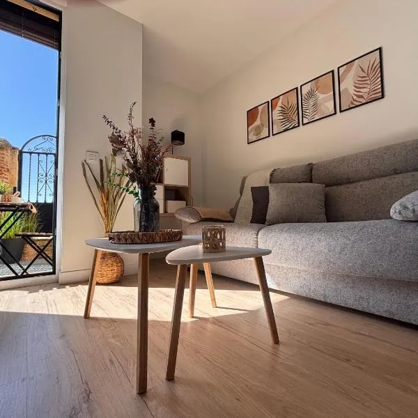 Apartamentos Adarve, מלון בסיודאד-רודריגו