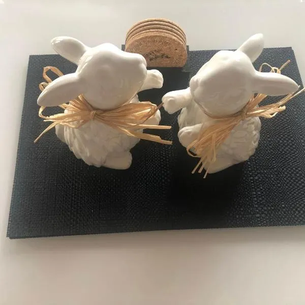 Villa Above Par, Cypress Lakes Resort, Premier 2 Storey Villa, 2 Bedrooms, both with Private Ensuites, Light Breakfast included, hotel u gradu 'Pokolbin'