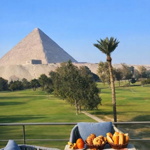 Glow Pyramids View Hotel, khách sạn ở Cairo