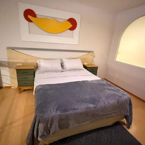 Apartamento Completo Cama Queen Hidromassagem Cozinha completa Garagem Centro Wifi Alta Velocidade - Foto 2