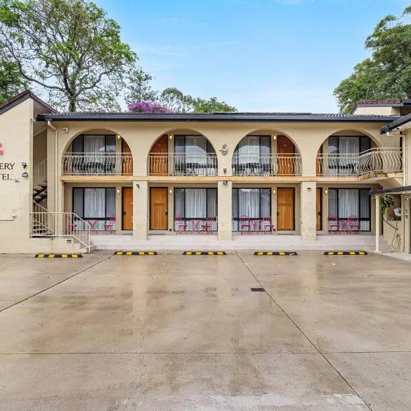 加勒里汽車旅館，莫維倫巴的飯店