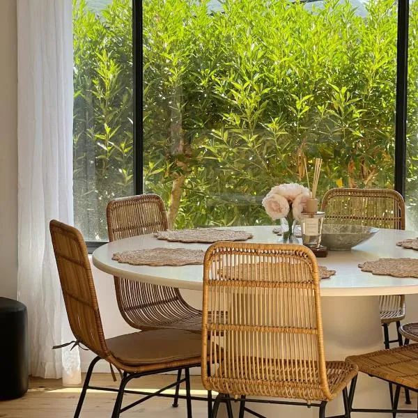 Coast and Relaxing Convenience Retreat, hotel u gradu Erina East