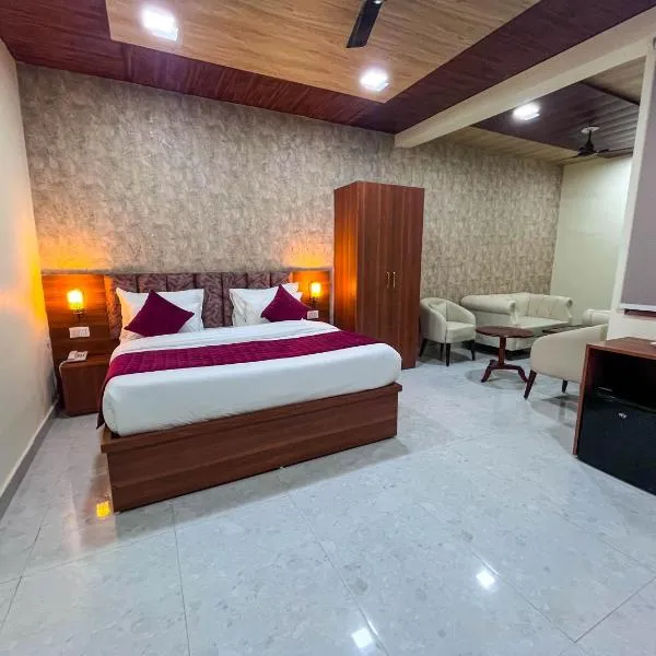 Aarchh Royale, hotel en Noida