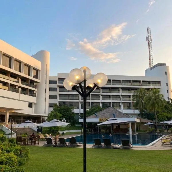 Batam View Beach Resort, hotel u gradu Nongsa