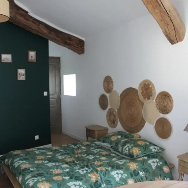 Chambre Au clos des auges, ξενοδοχείο σε Saint-Saturnin-du-Bois