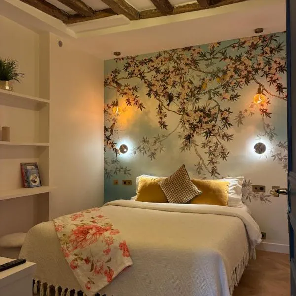Paris Suite Porte de Versailles Metro Parking, hotel en Vanves