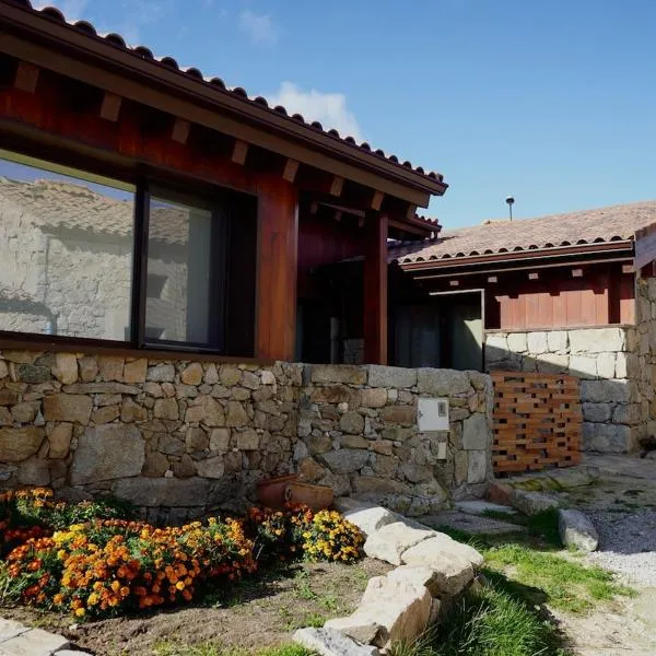 Casas Rurales LA HUERTA DEL CURATO I, hotel in Tolbaños