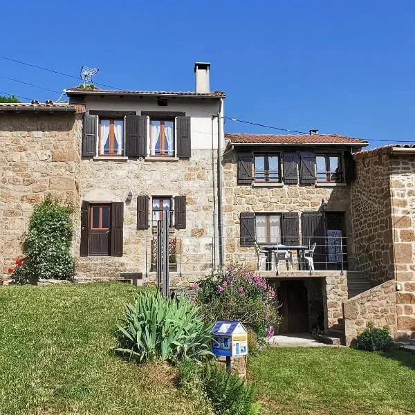 Maison en Ardèche، فندق في Empurany