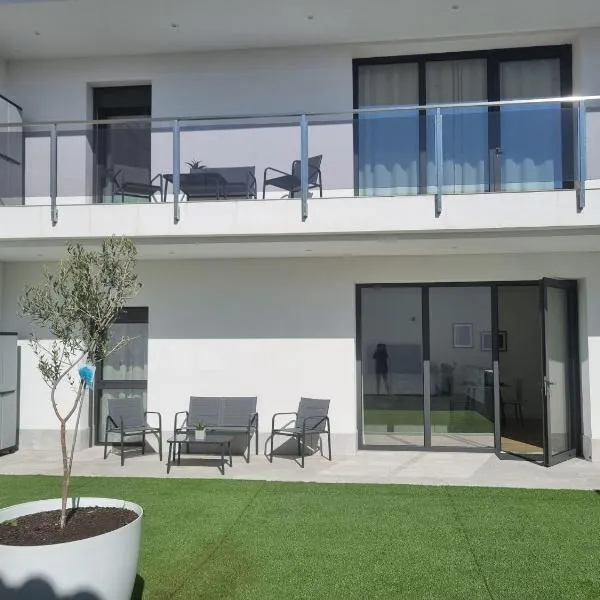 Apartamentos EL FONTANAR、アルマグロのホテル