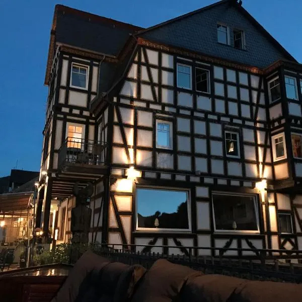 Rhein Hotel Bacharach und Stübers Restaurant – hotel w mieście Bacharach