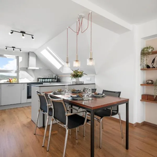 70 qm Design-Wohnung - 1,5 Bäder, Klimaanlage und Ausblick – hotel w mieście Aschaffenburg