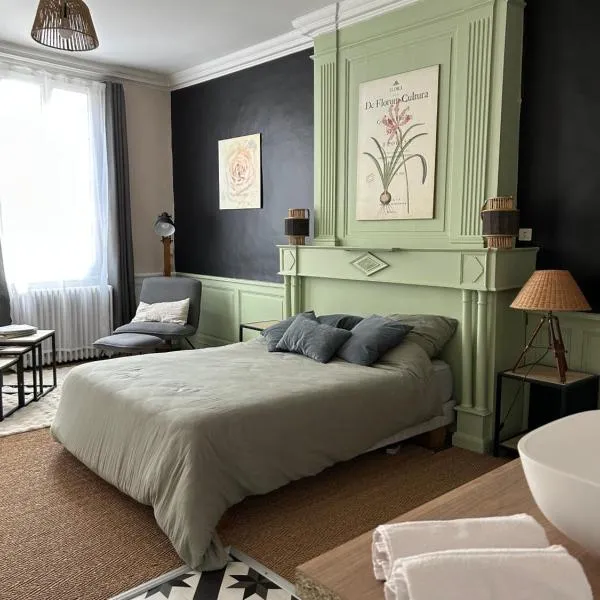 Casa 17 Confolens, hotel v mestu Confolens