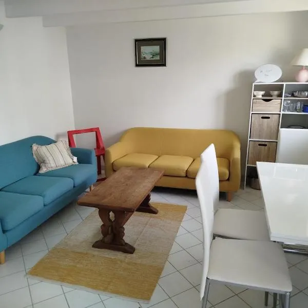 Maison à L'île Grande, hotel in Pleumeur-Bodou