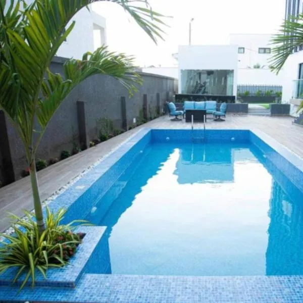 Belrose Place, hotel u gradu Akra