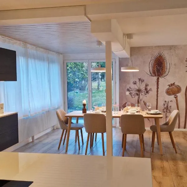 Swiss Lakeside Apartments, отель в Шпице