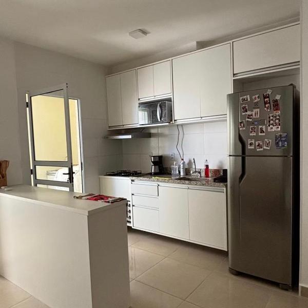 Apartamento em Buraquinho 2 quartos há 5 min da praia - Foto 4