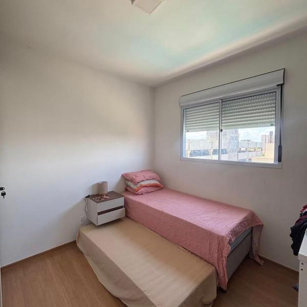 Apartamento em Buraquinho 2 quartos há 5 min da praia - Foto 2