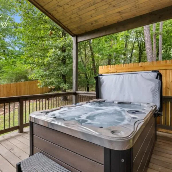 Escape to Tranquility - Hot Tub - BBQ - Pets, hotel di Broken Bow