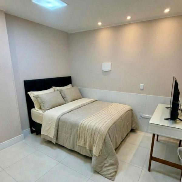 Apto NOVO local estratégico faça tudo a pé - Foto 2