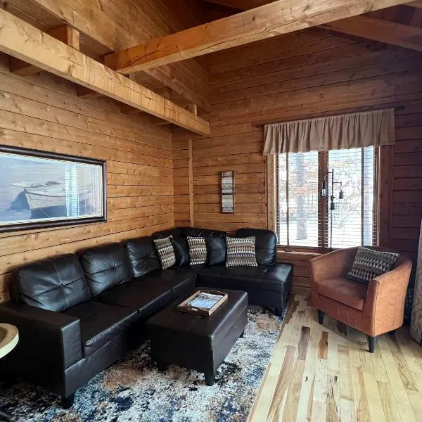 Private Cabin-Shuttle Pass Included!, hotel sa Thompsonville