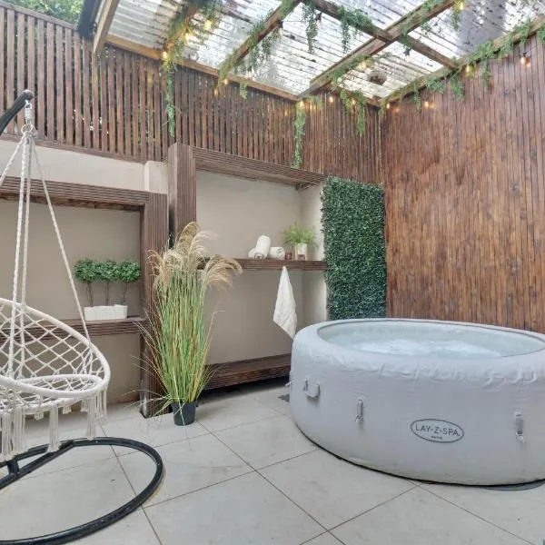 Southsea Common Luxury Apartment with Hot tub & Pool table, hotel in Portsmouth