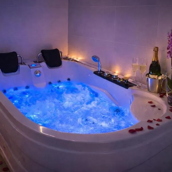 Apartamentos De la Haya & Suite con Jacuzzi, junto al Teatro Romano, hotel in Merida