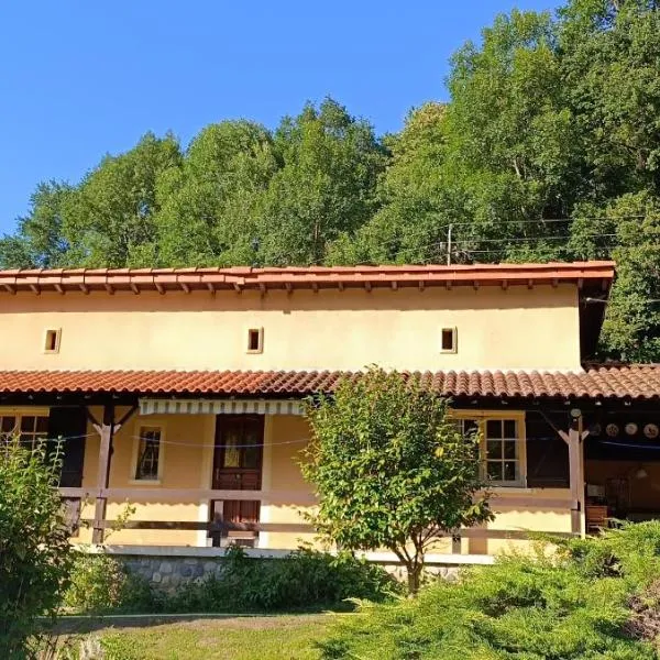 Le Village Champignon, hotel en Aspet