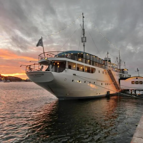 Mälardrottningen Yacht Hotel, hotel v destinaci Stockholm
