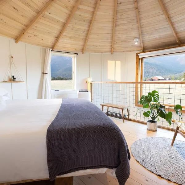 Clark Farm Silos #4 - Scenic Mountain Views, готель у місті Каліспелл