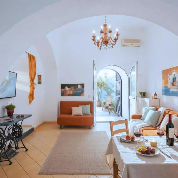 Ischia Forio Old Town 4BR House with Terrace, hotel in Forio d'Ischia