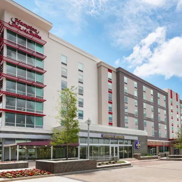 Hampton Inn & Suites Atlanta Buckhead Place، فندق في أتلانتا