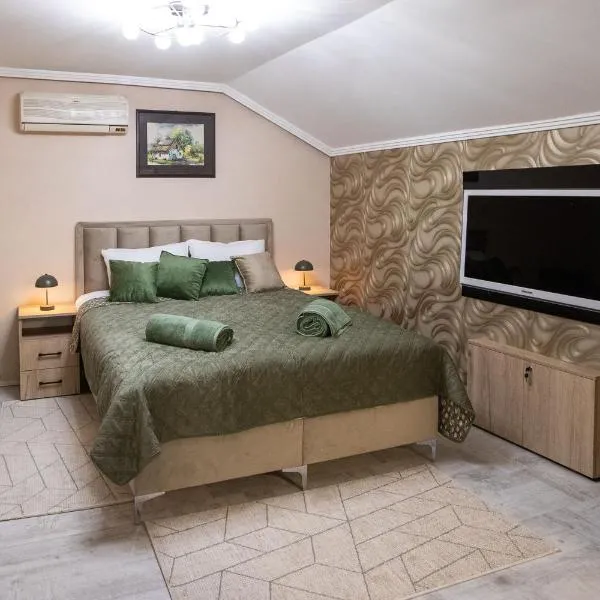 Hedera - Club Prenoćiste - Hajdukovo, hotel sa Šupljak