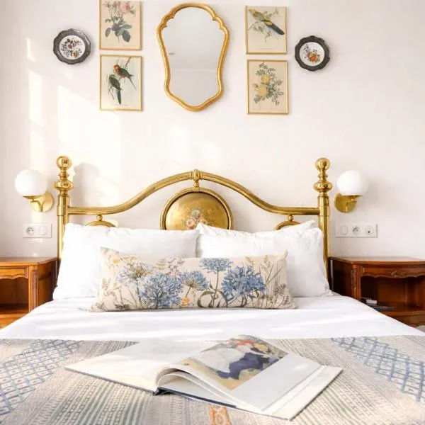 Irin Hotel โรงแรมในอองทีบส์