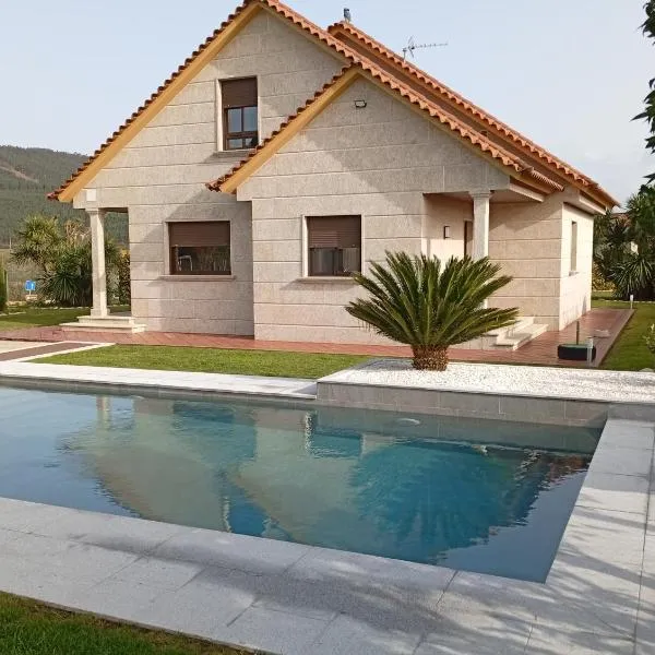 Viesnīca Impresionante chalet en O Rosal pilsētā Rosal