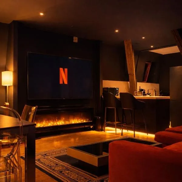 La Suite I I Château proche de Dijon, hotel in Marliens