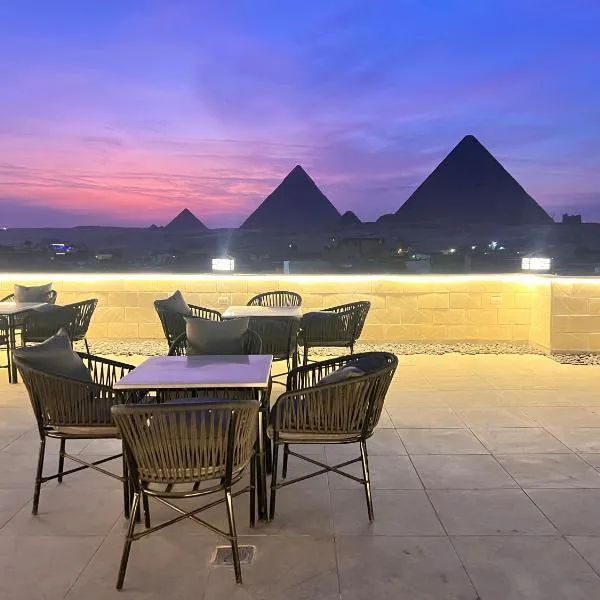 King's Gate Majestic pyramids & Sphinx view: Kahire'de bir otel