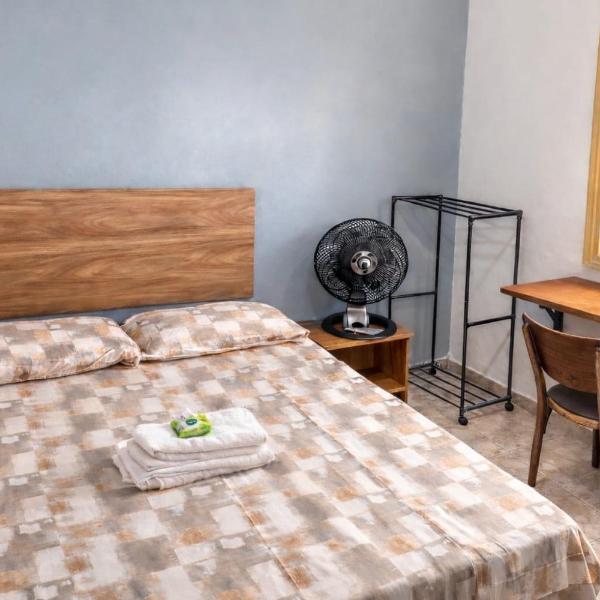 Prime Centro Location! Cozy Private Ensuite Room - 4 minute walk to VLT Tram - 7 minute walk to Metro