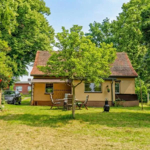 Träumen unter Bäumen - Omas lütte Obstbutze am See, hotel di Lübstorf