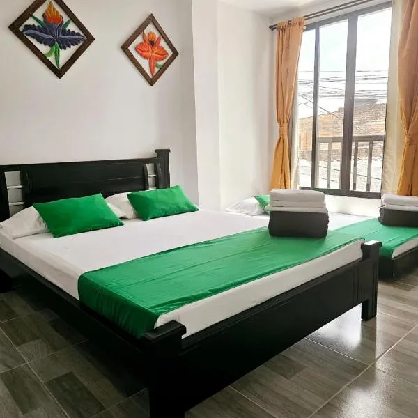 Zavara Hostal - Pueblo Tapao, 321-609-4407, hotel in Pueblo Tapao