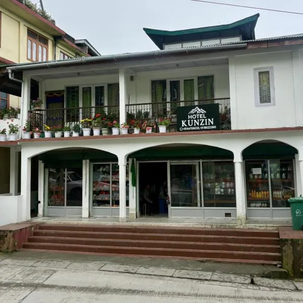 Hotel Kunzin, hotel em Tawang