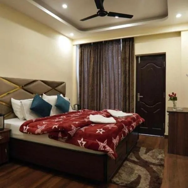 The Manali Castle cottage - A Luxury Stay With Mountain Views, Parking & Garden photo 2