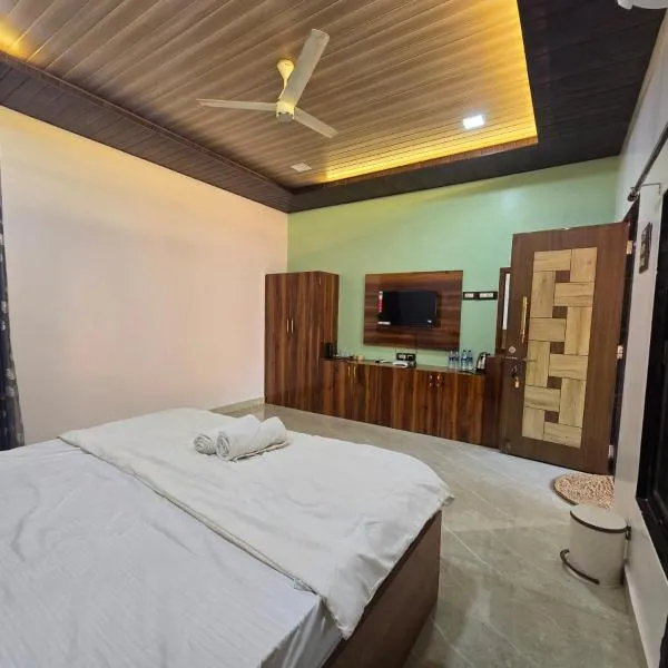 Private Beach - Exotic Sea View Resort, Hotel in Ganpatipule