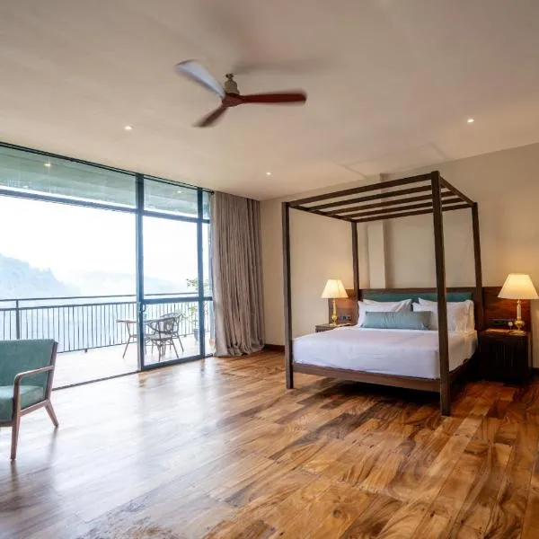 Oak Ray Tea Bush, מלון ברמבודה