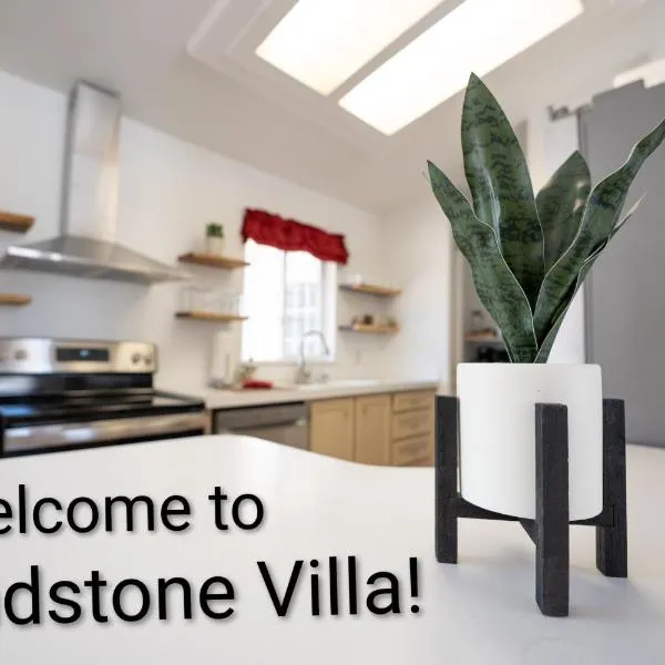 Sandstone Villa - wifi, BBQ, patios, Hotel in Orderville