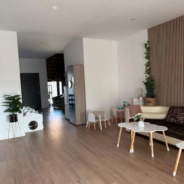 Luxury Villa Residence Corbeanca, hotelli kohteessa Corbeanca