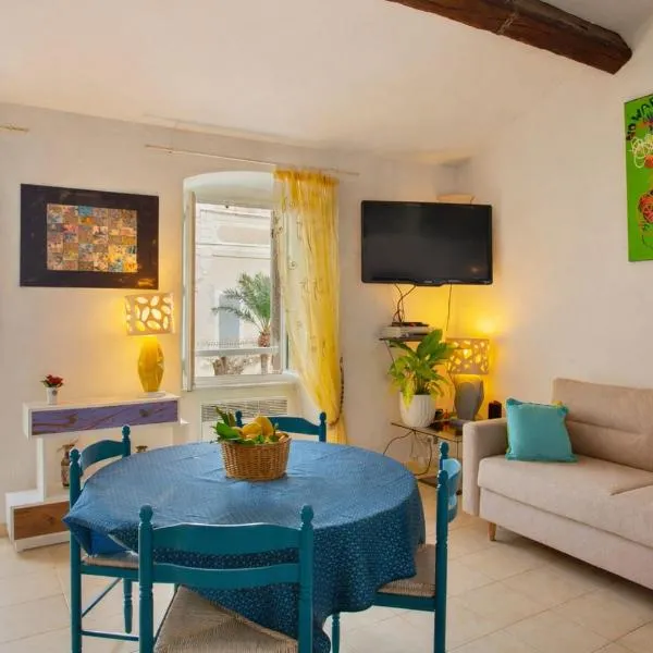 Casa Erbalunga Au cœur du village proche du port et de la plage, hôtel à Erbalunga